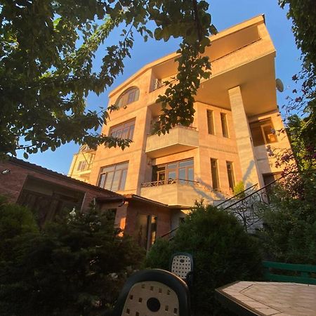 Ivy Boutique Hotel Yerevan Bagian luar foto